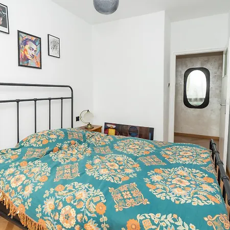 Artbase - Cozy And Close To Everywhere * Posen