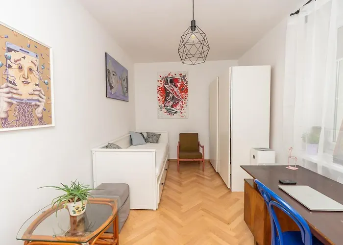 Artbase - Cozy And Close To Everywhere Apartment *