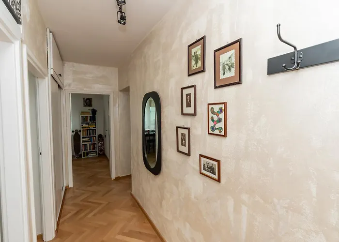 Artbase - Cozy And Close To Everywhere * Posen