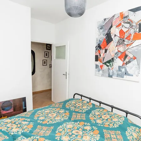 Apartamento Artbase - Cozy And Close To Everywhere