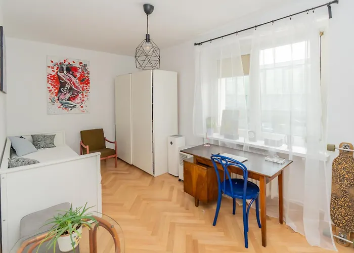 Artbase - Cozy And Close To Everywhere * Poznan